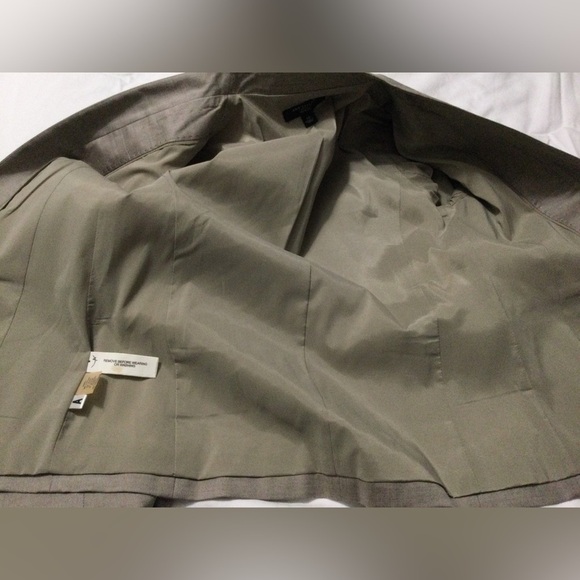 Ann Taylor Wool Cotton Blend Tan Blazer Size 2P - Picture 8 of 8